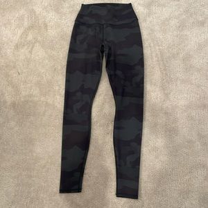ALO - Hi-waist - Camo - Vapor Leggings